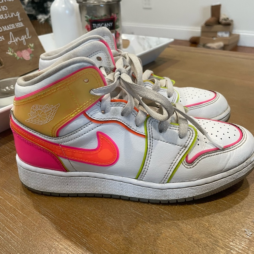 Nike Dunks - Size 4Y Good Condition
